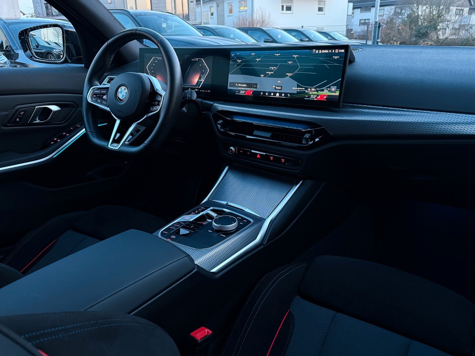 BMW 320i M Sport 18" HuD AHK ACC 360° 18"