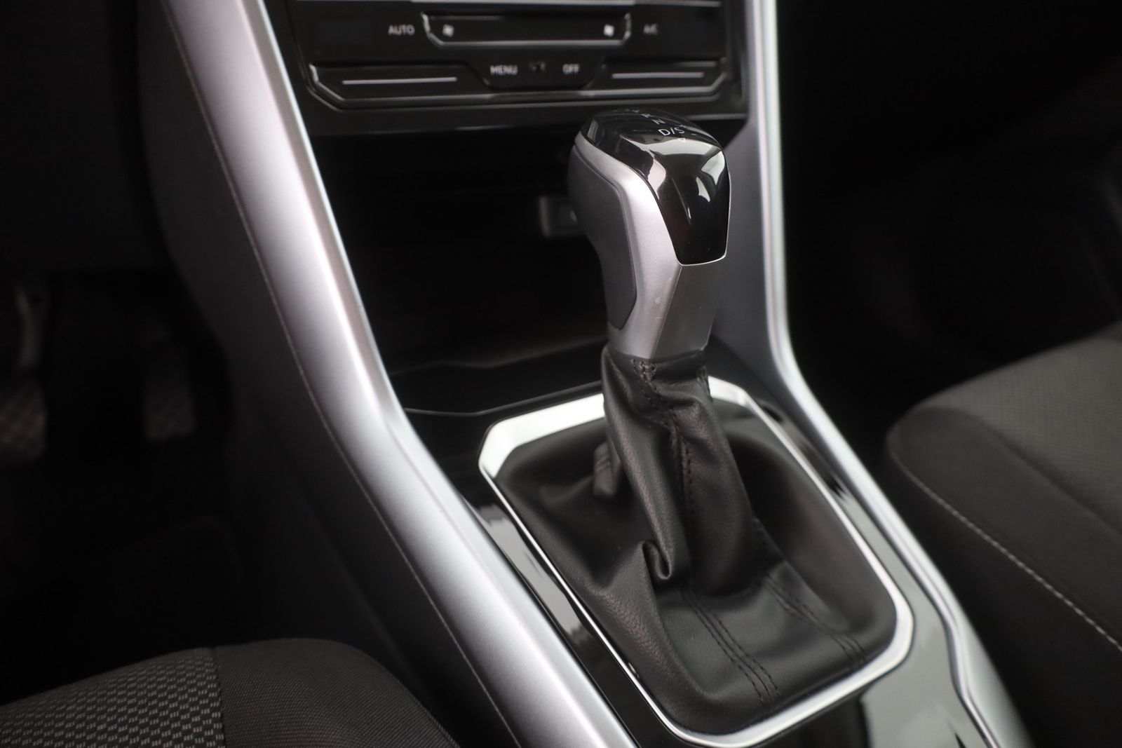 Volkswagen T-Roc 1.5 TSI DSG - Samsaru's Car Outlet