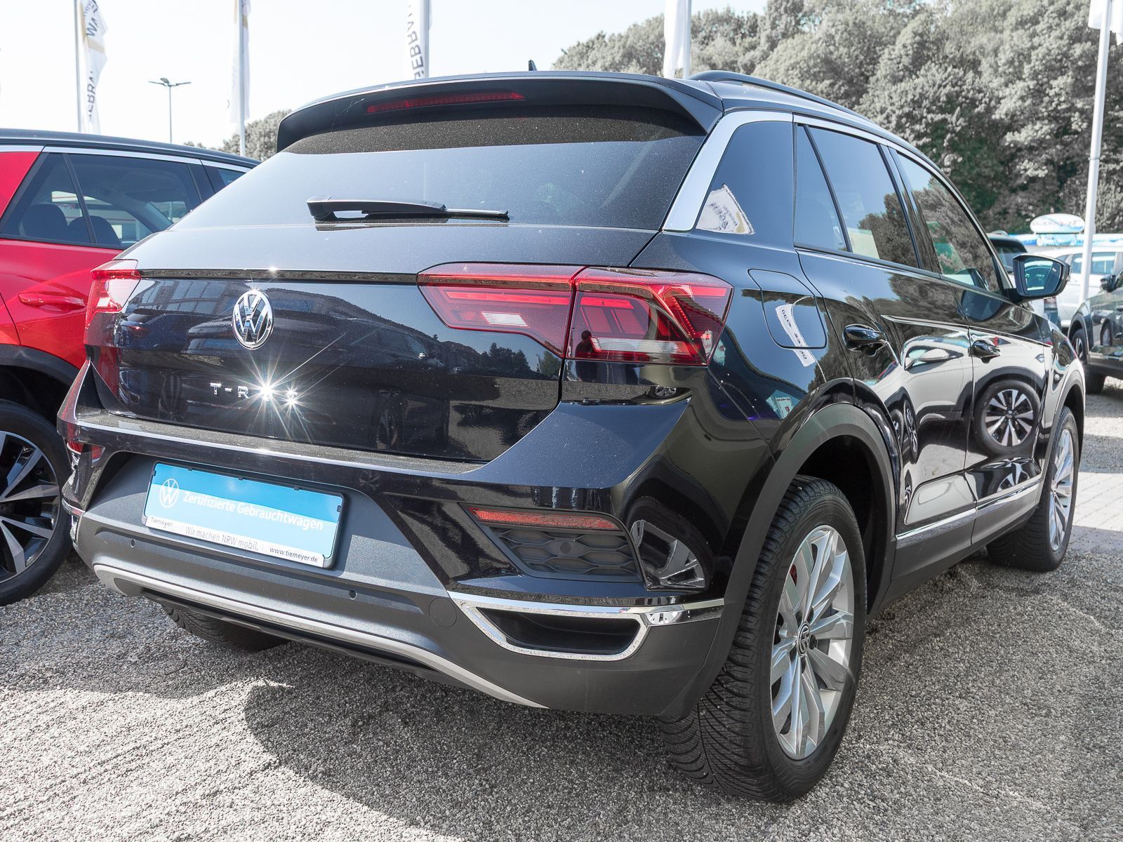 Volkswagen T-Roc 1.5 TSI DSG SPORT - Samsaru's Car Outlet