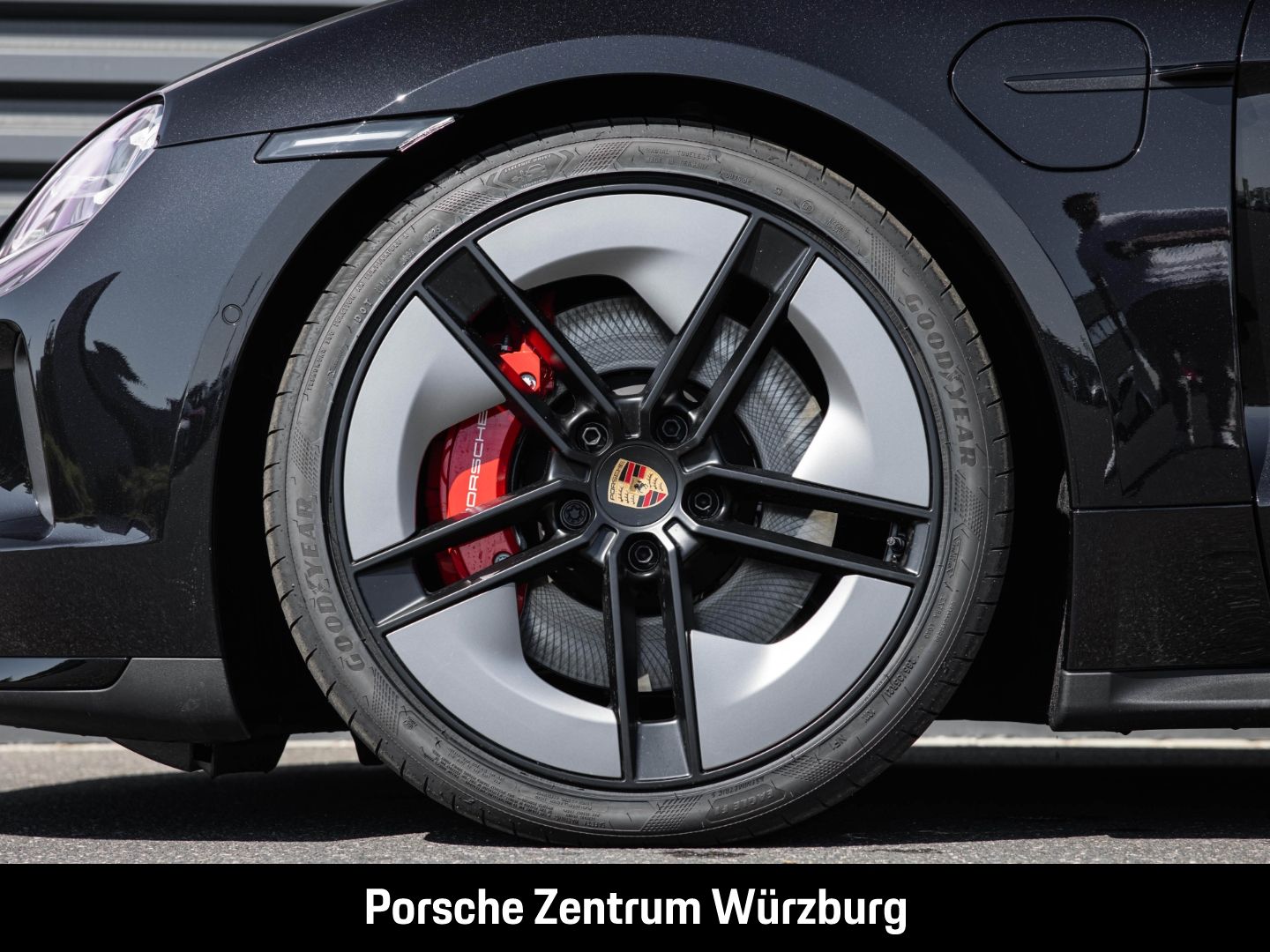 Porsche Taycan GTS Sport Turismo HA-Lenkung InnoDrive