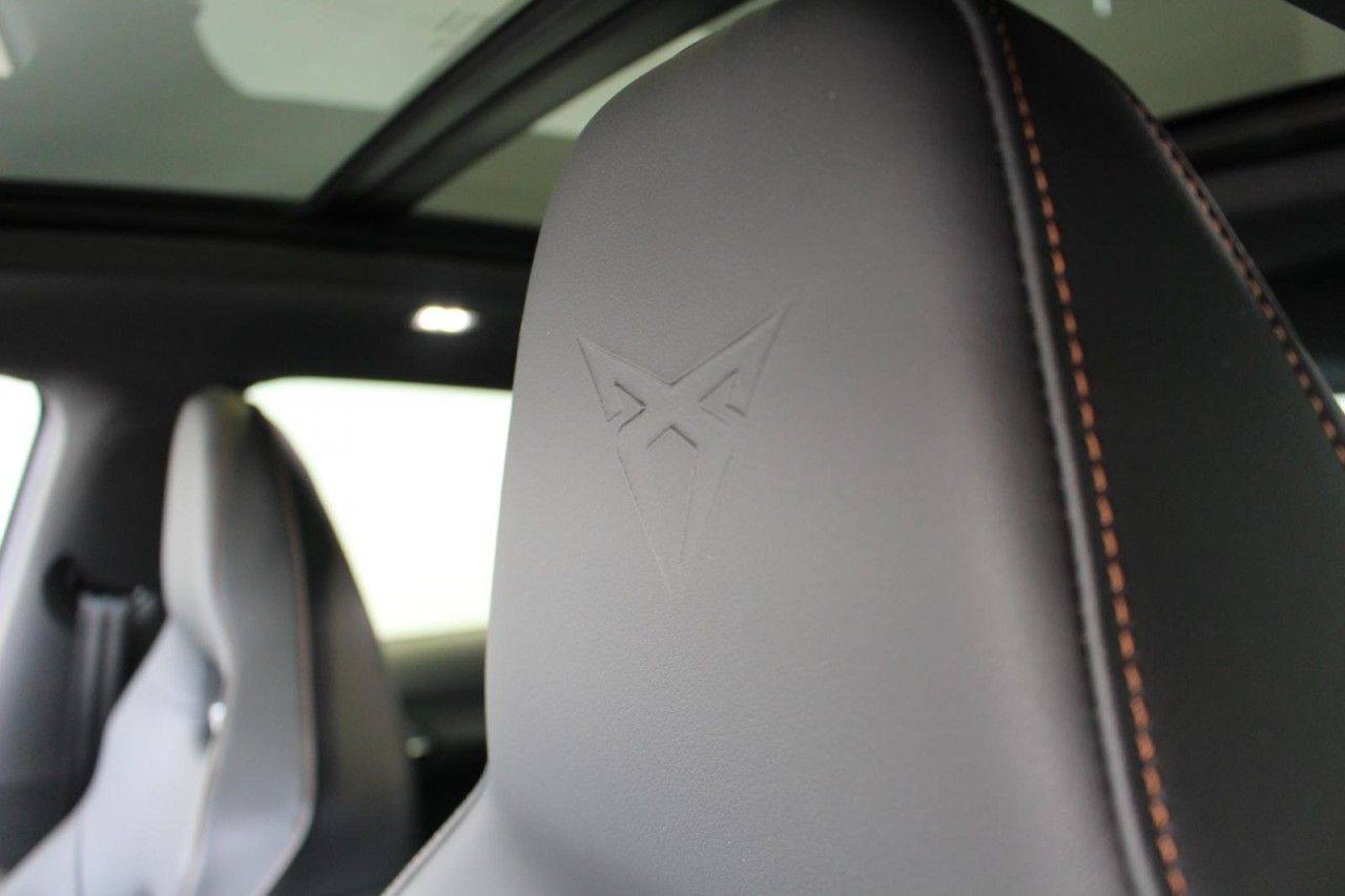 Cupra Formentor VZ 2.0 TSI DSG 4Drive 4JGAR/AHK/PANO/e