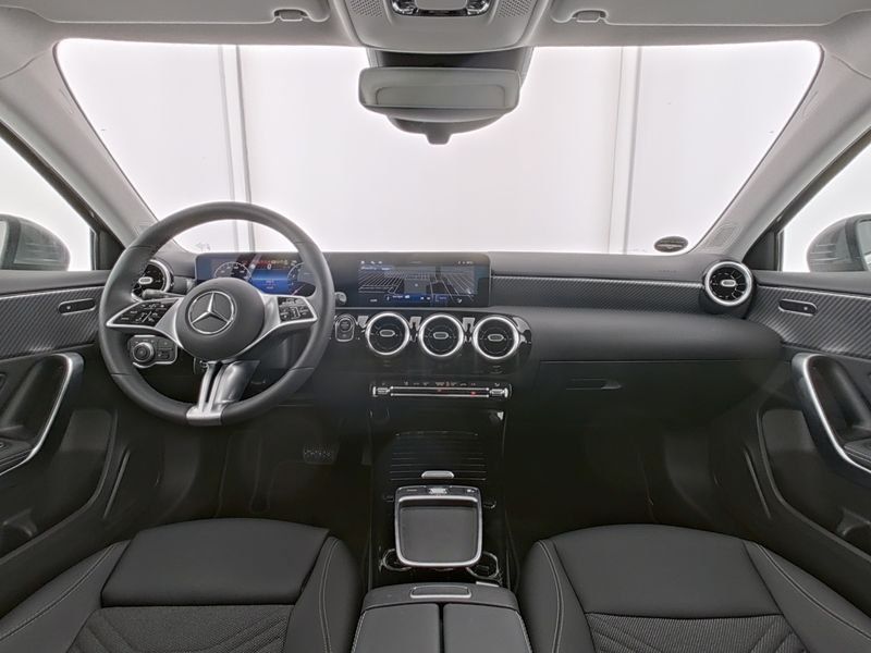 Mercedes-Benz A 180 Progressive - Samsaru's Car Outlet