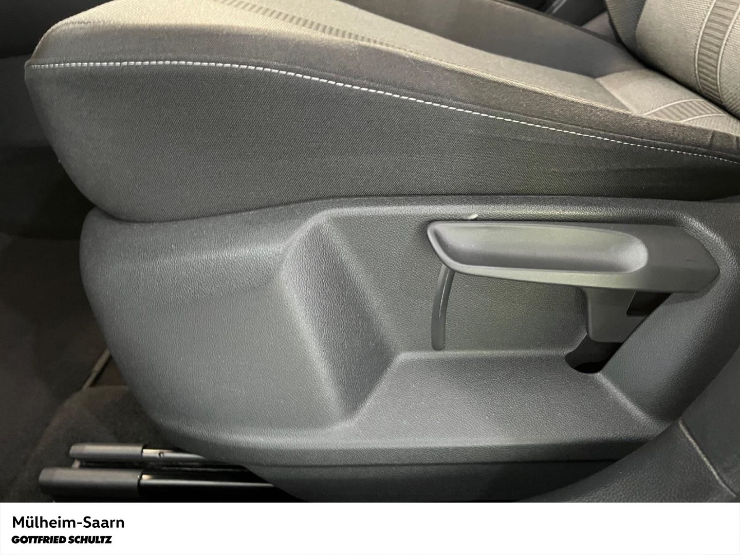Volkswagen T-Roc 1.5 TSI DSG - Samsaru's Car Outlet
