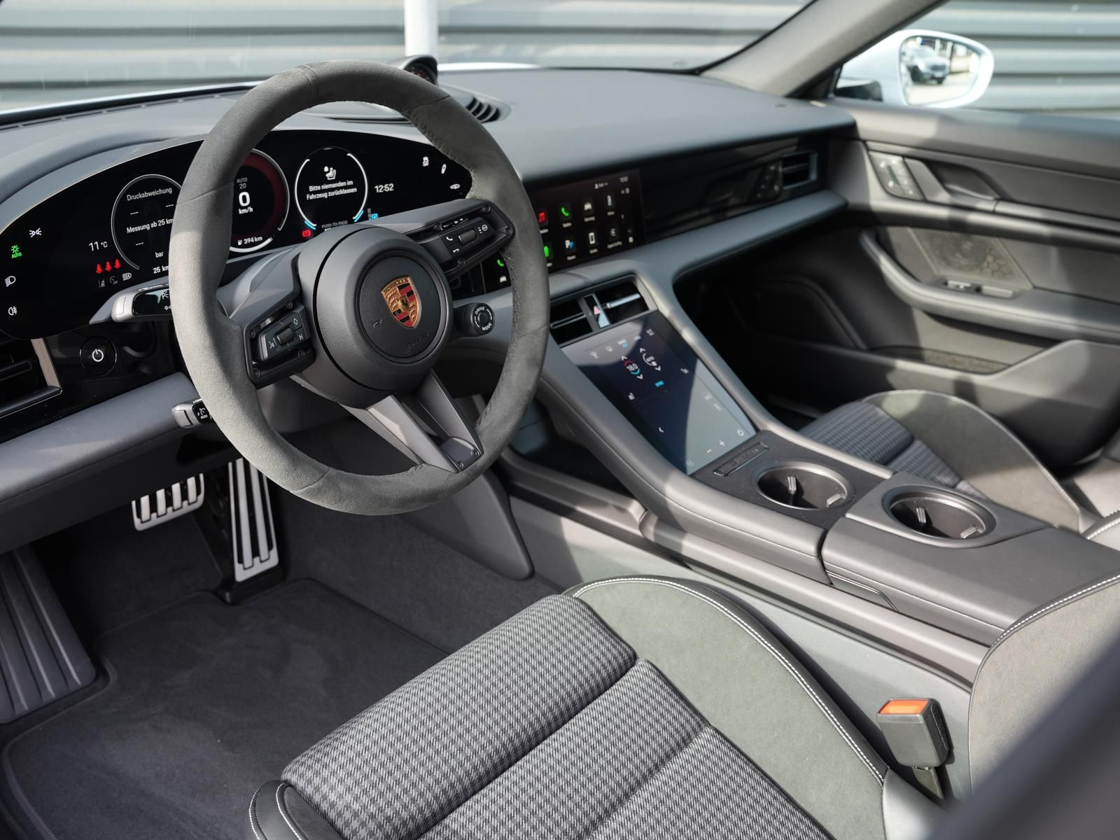 Porsche Taycan 4S Cross Turismo InnoDrive Surround-View