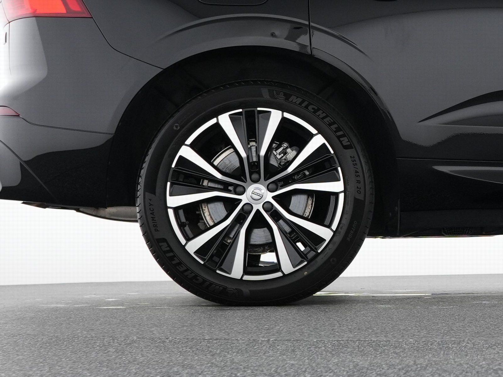 Volvo XC60 T8 Recharge Ultimate Dark 20"+AHK+STANDHZG
