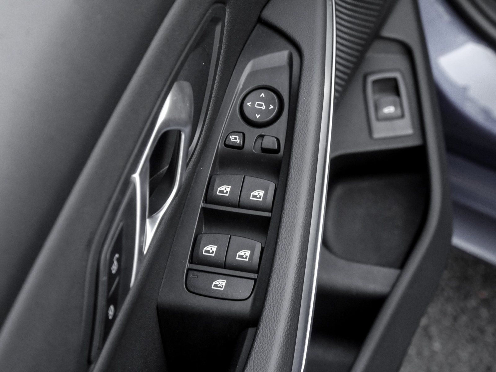 BMW 330i xDrive M Sport HuD Pano AHK LED