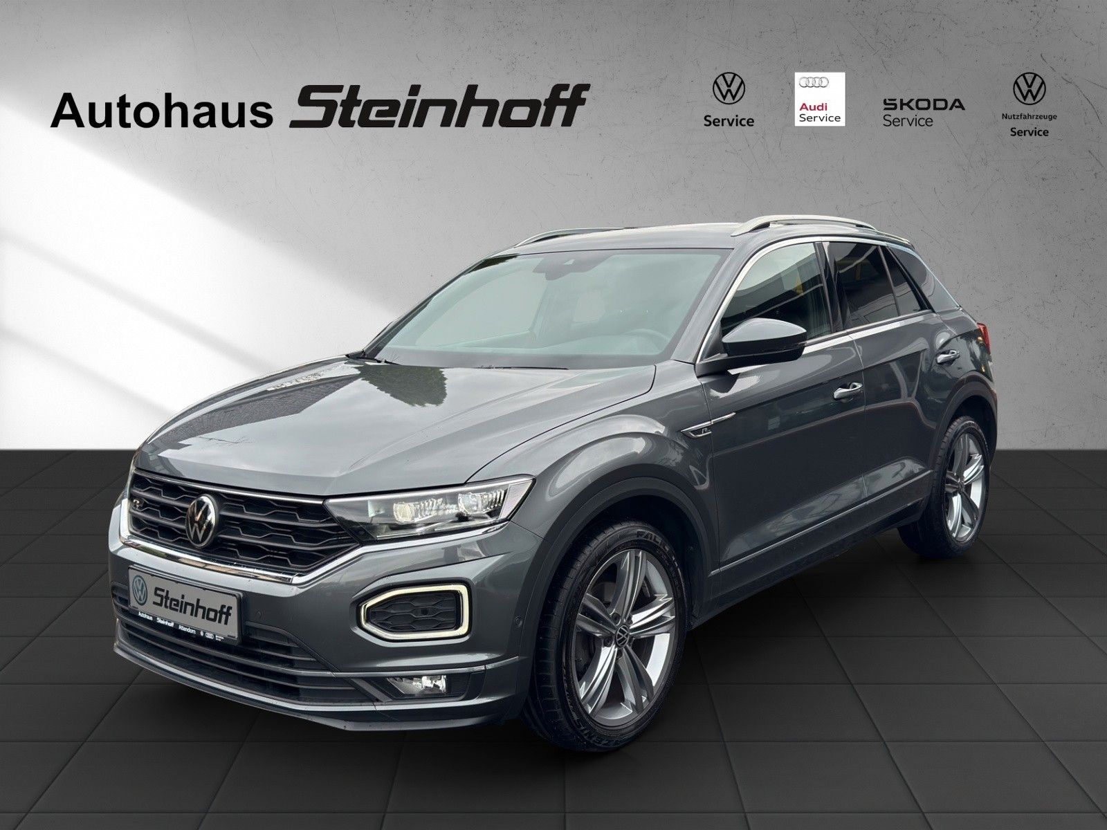 Volkswagen T-Roc R-Line DSG - Samsaru's Car Outlet