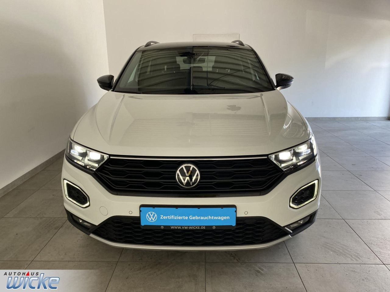 Volkswagen T-Roc 1.5 TSI Style - Samsaru's Car Outlet