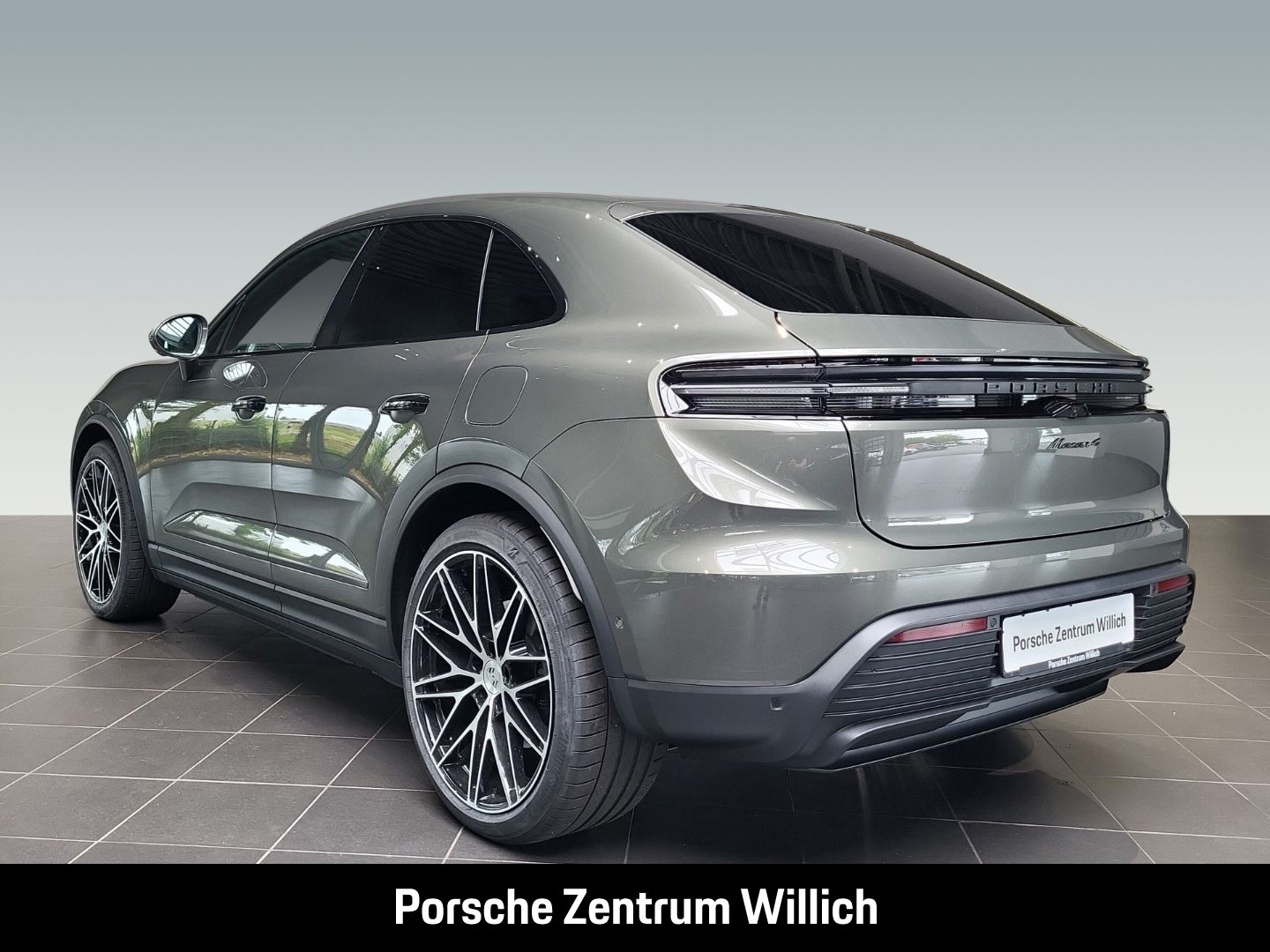 Porsche Macan 4 Surround-View LED-Matrix InnoDrive
