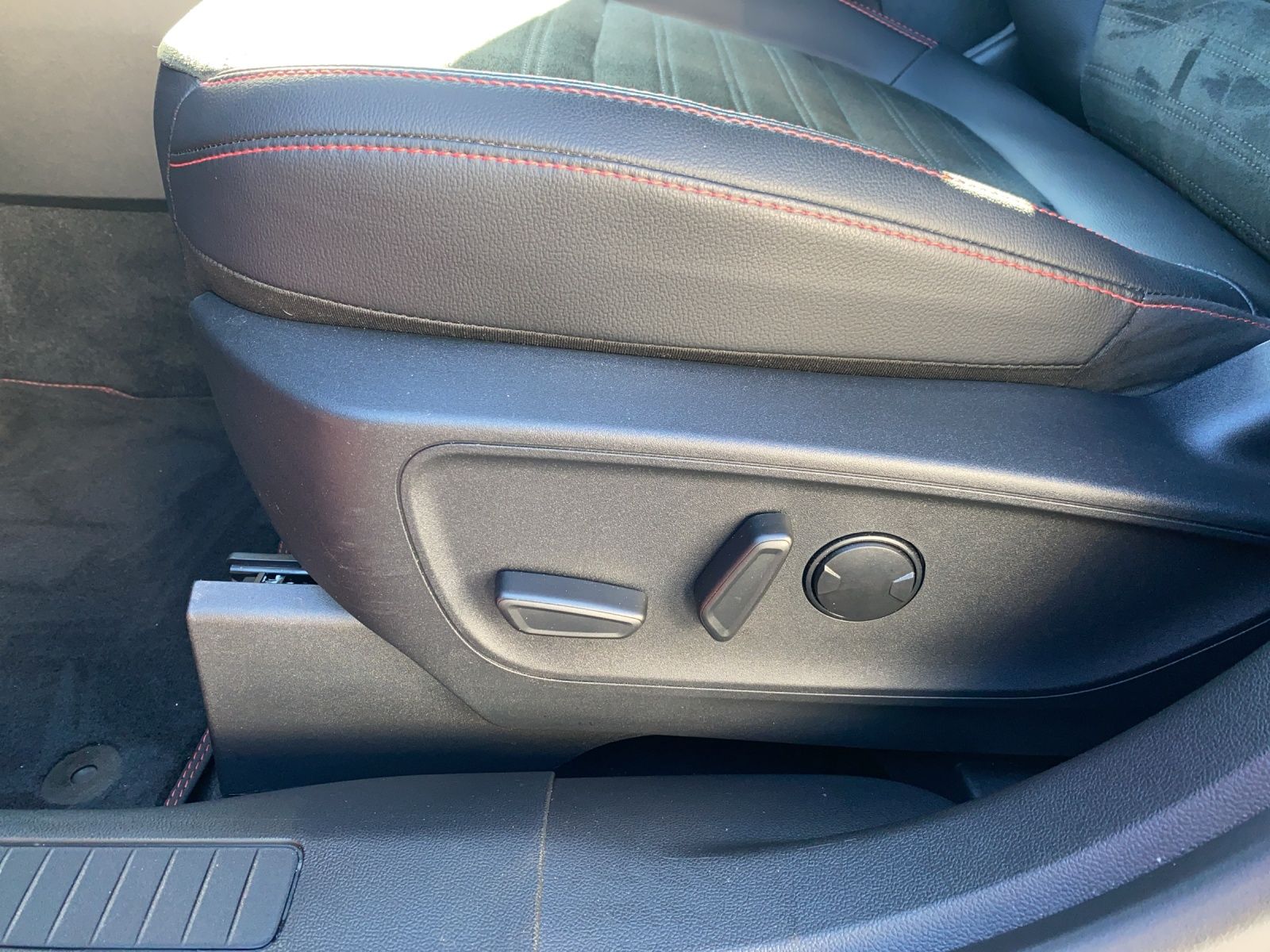 Ford Kuga 2.0 EcoBlue FWD ST-Line X - Samsaru's Car Outlet