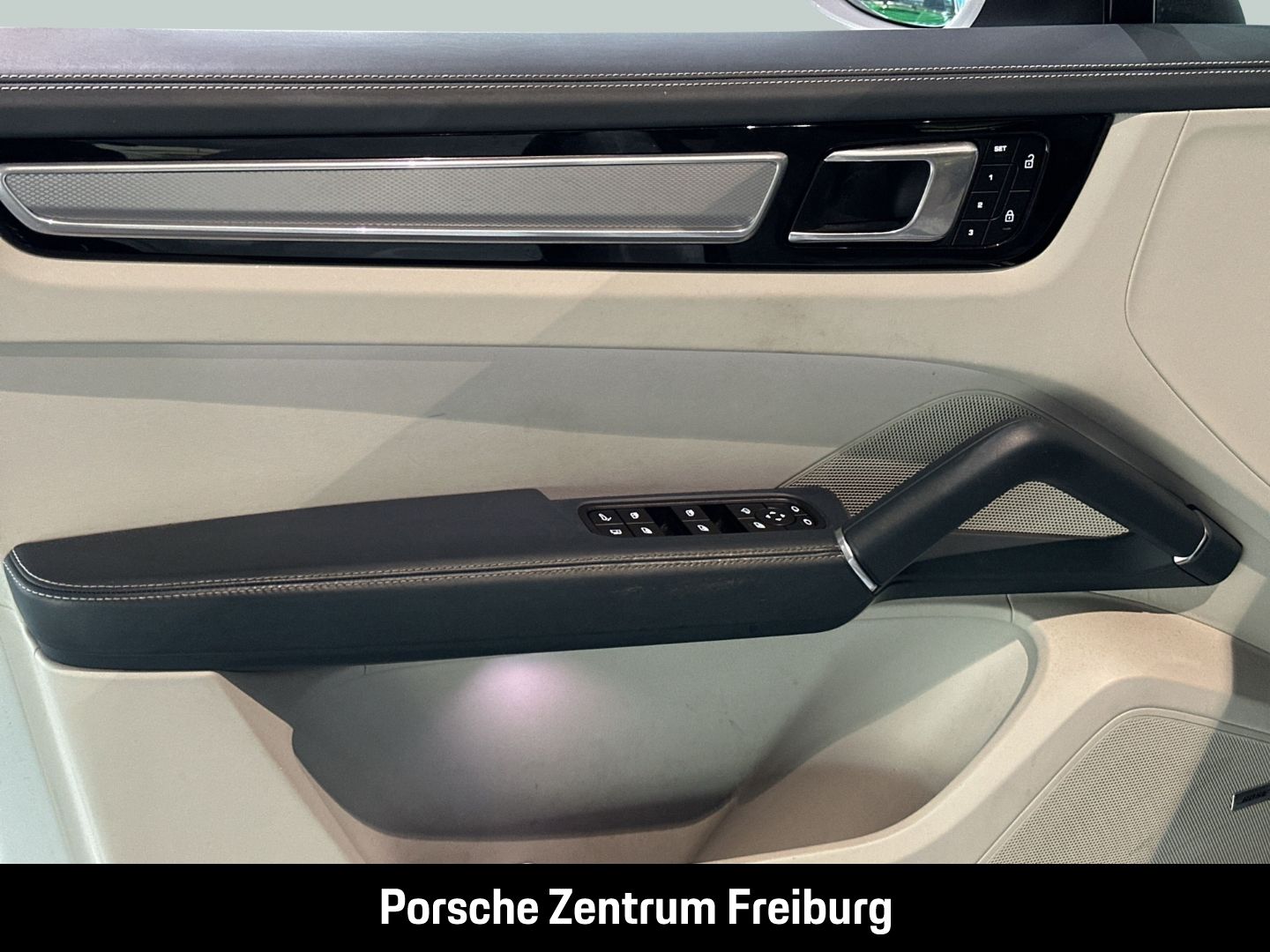 Porsche Cayenne E-Hybrid Coupe Platinum Edition Head-Up