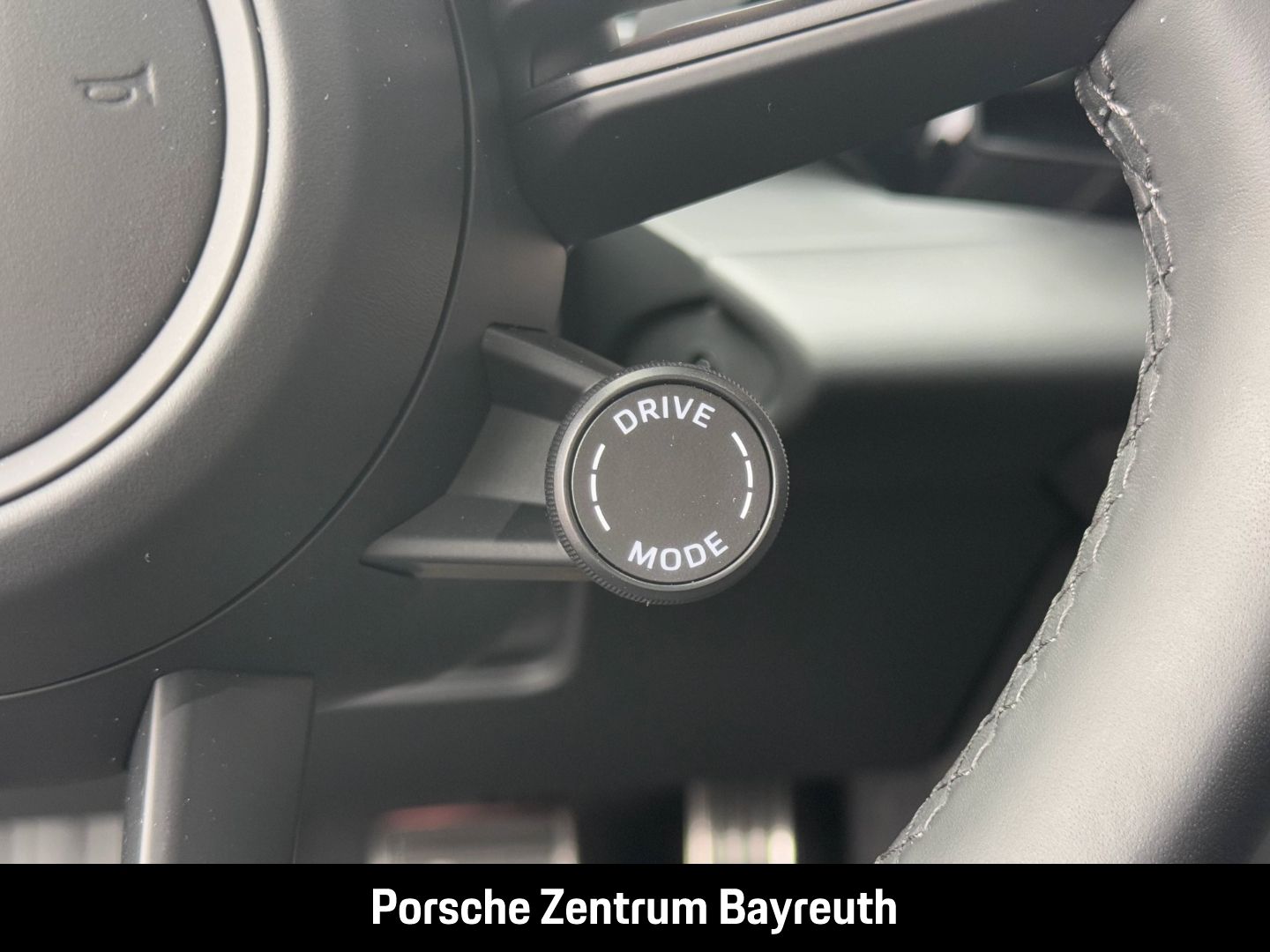 Porsche Macan 4S *AHV*MATRIX*INNO*LUFTFEDER.*HEADUP*BOSE