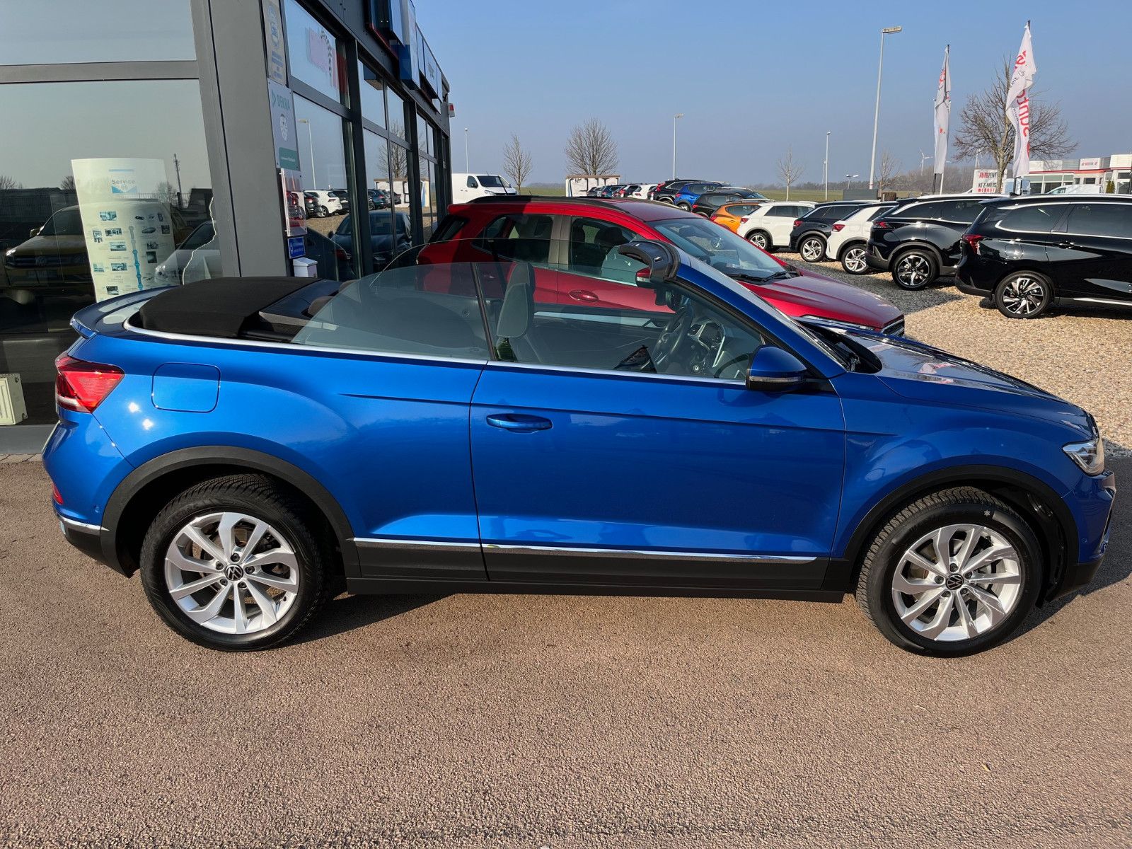 Volkswagen T-Roc Style-Edition - Samsaru's Car Outlet