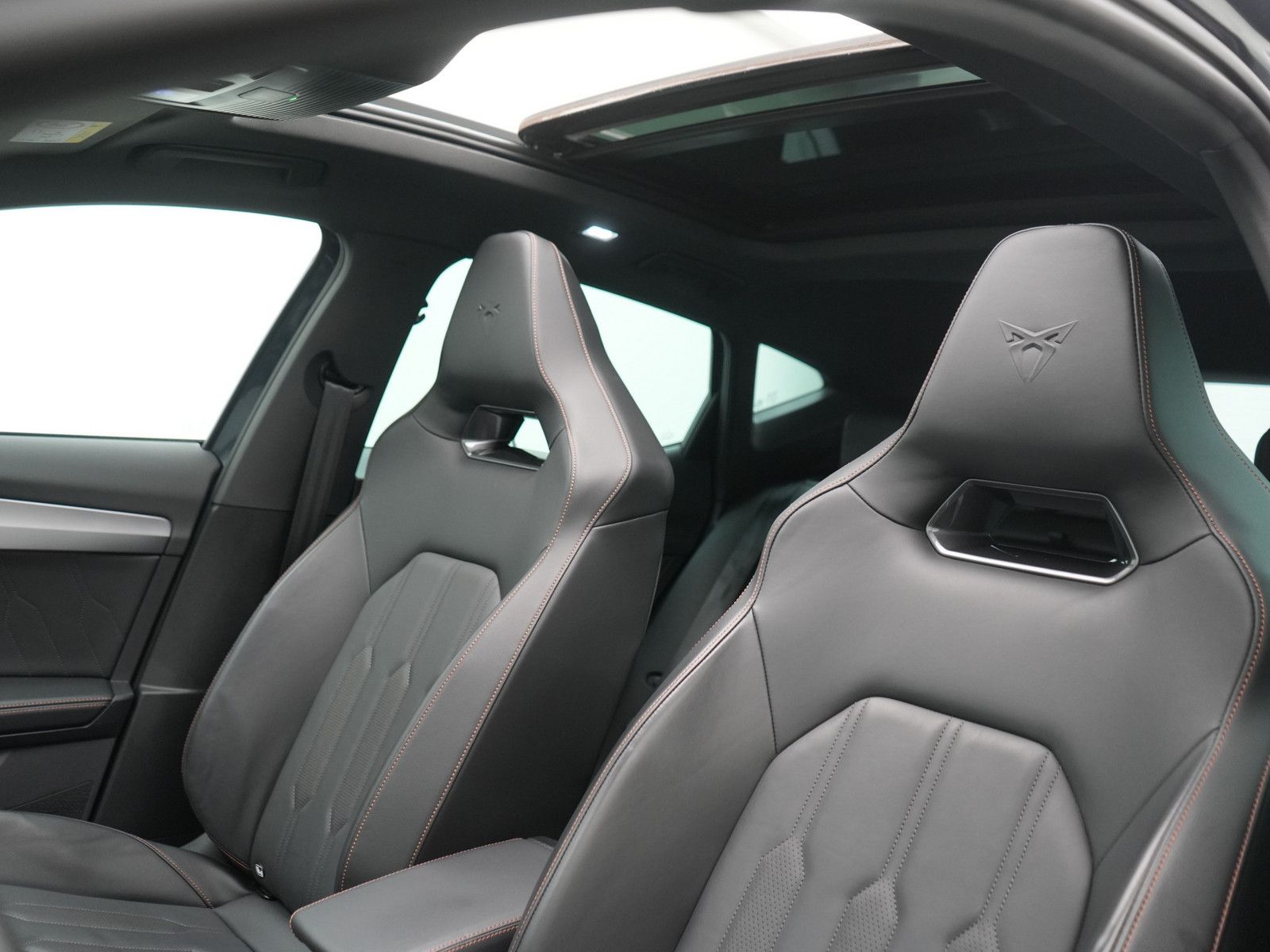 Cupra Formentor VZ DSG PANO NAVI AHK ACC BEATS LEDER