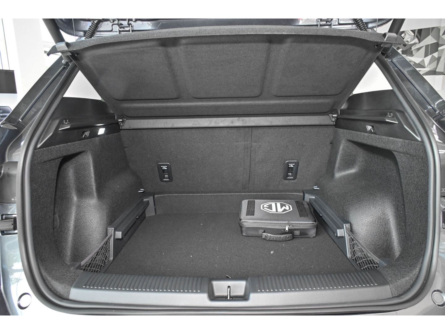 MGS5 EV LUXURY+ALLWETTER+Navi Leder Digitales Co