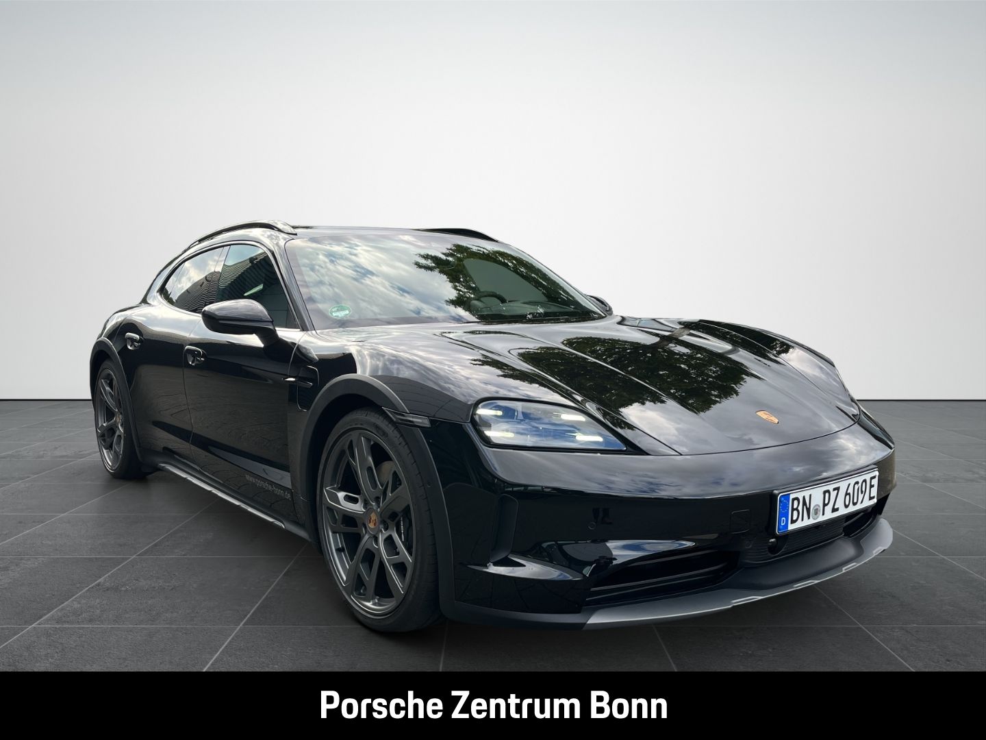Porsche Taycan 4 Cross Turismo Surround-View LED-Matrix