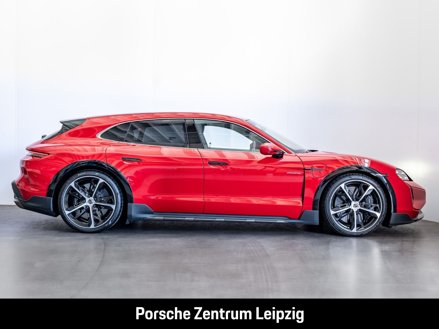 Porsche Taycan Turbo S Cross Turismo Burmester PCCB