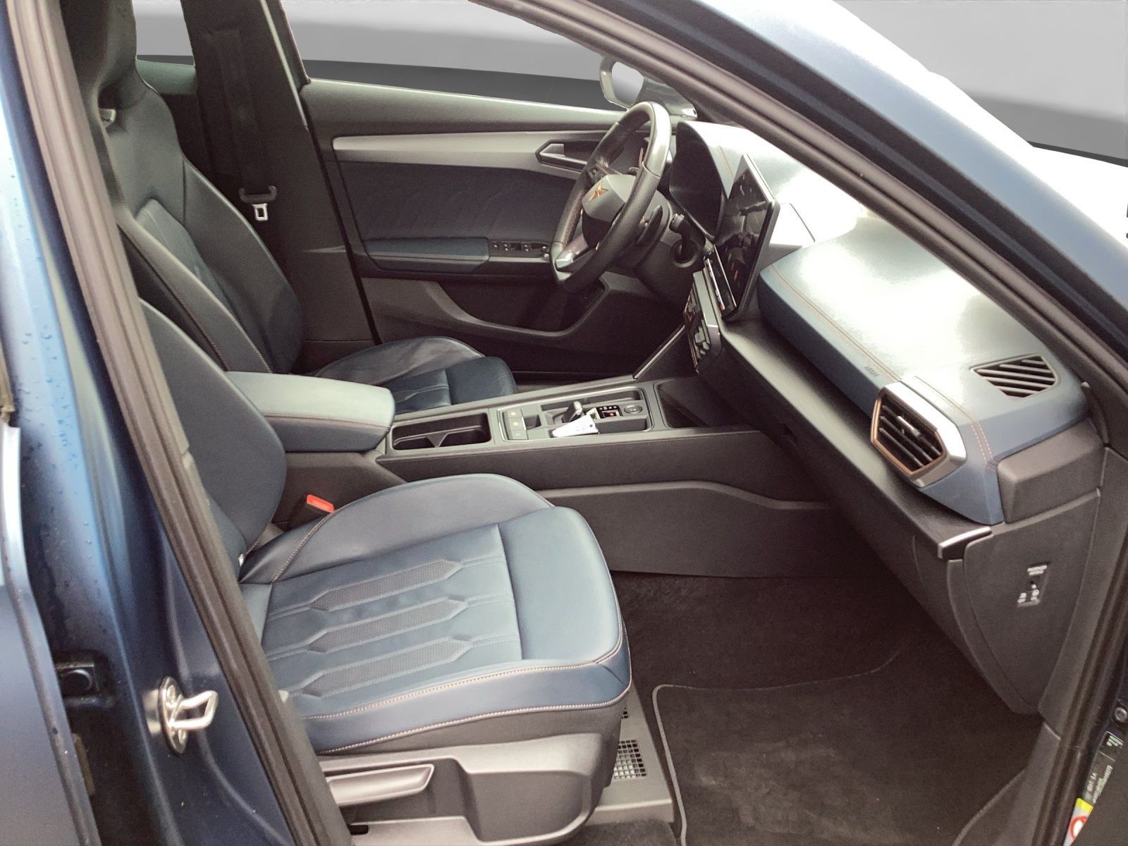 Cupra Formentor 2.0 TSI 4D VZ PANO AHK BEATS LEDER