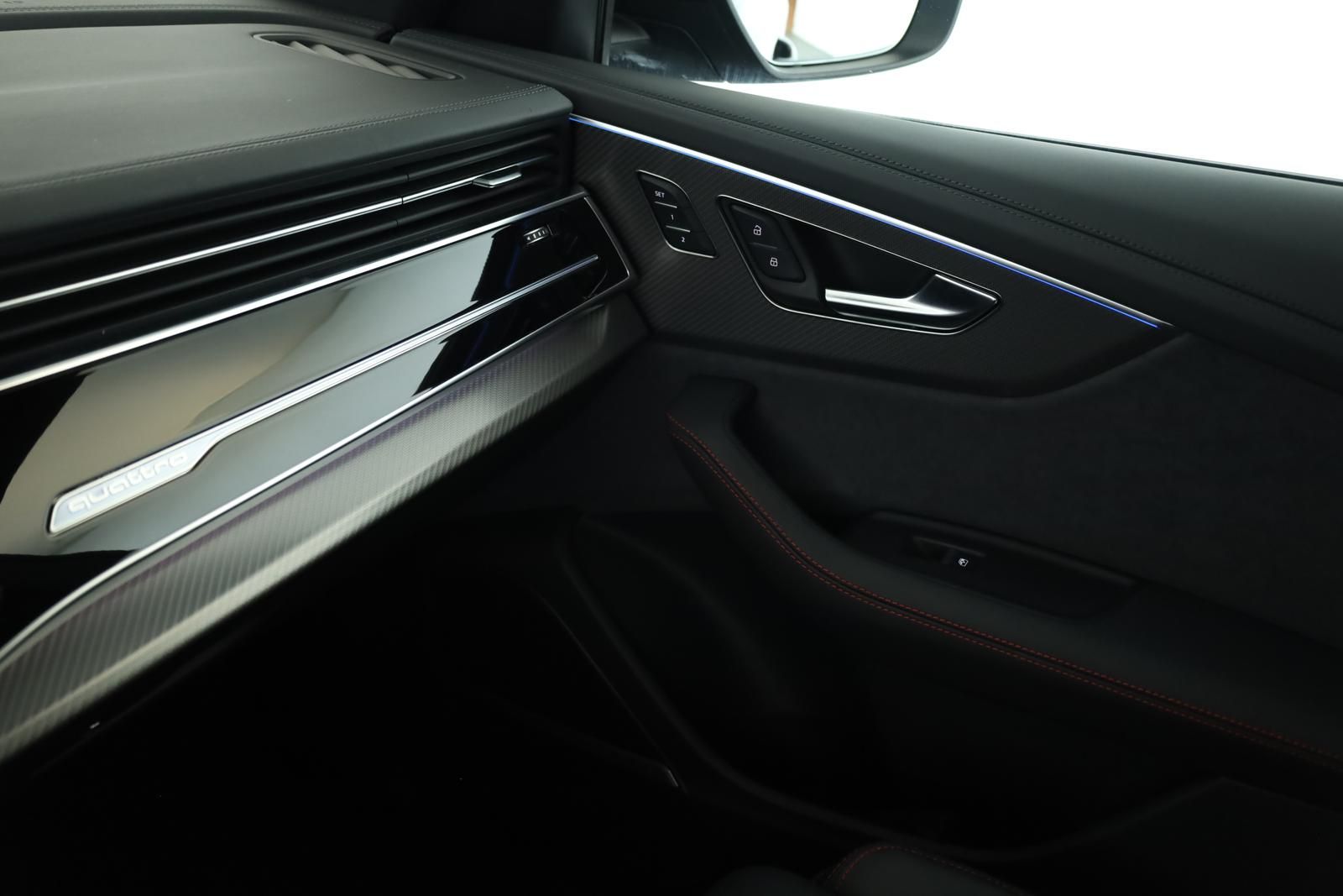 Audi RS Q8 SUV performance Laser Pano Vmax RSAbgas 23