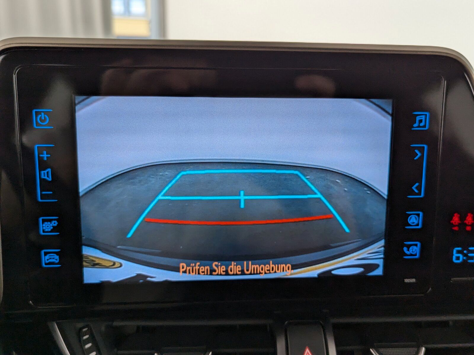 Toyota C-HR 1.8 Hybrid Team - Samsaru's Car Outlet