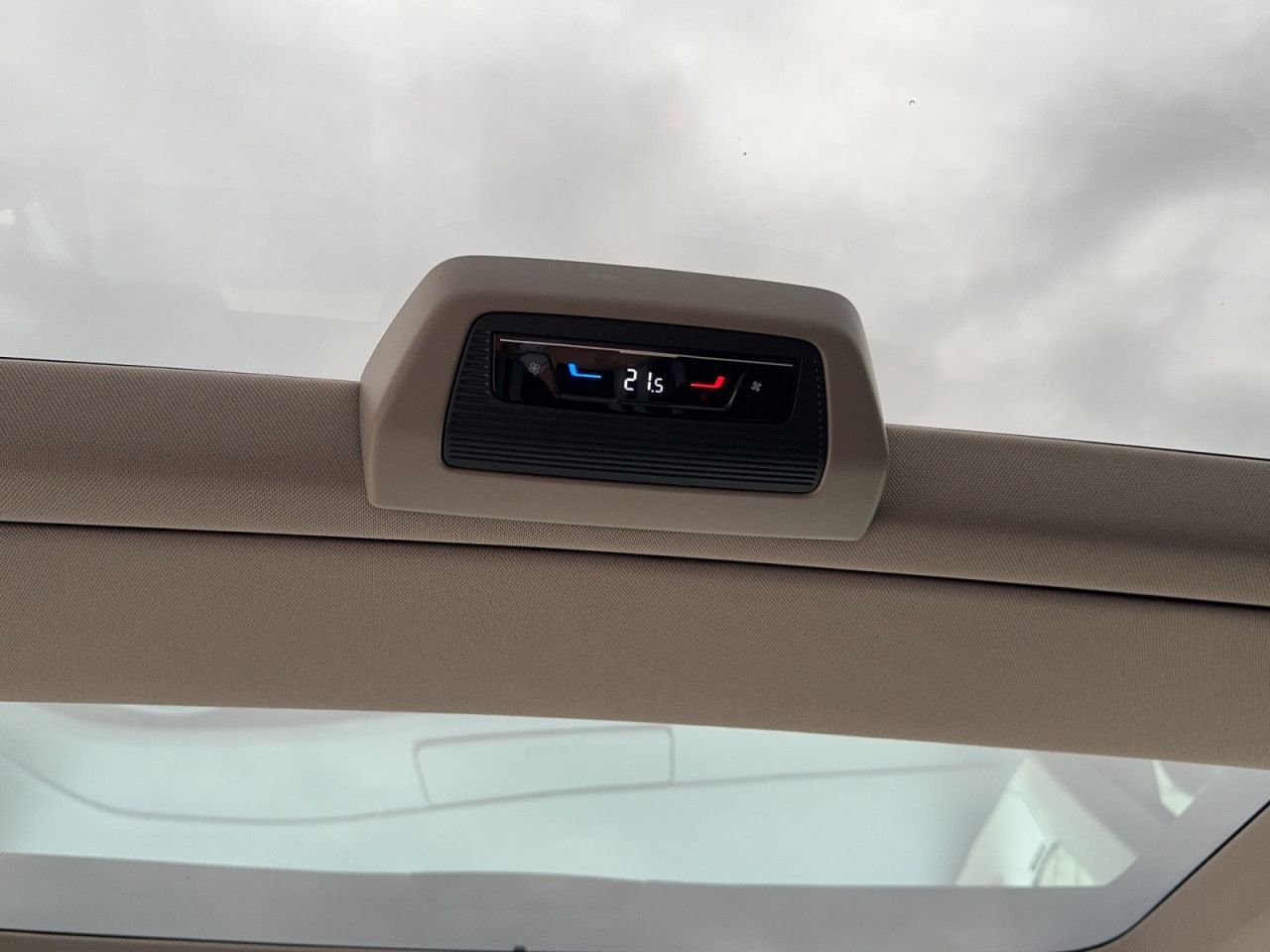 Volkswagen T7 Multivan 2.0 TDI - Samsaru's Car Outlet
