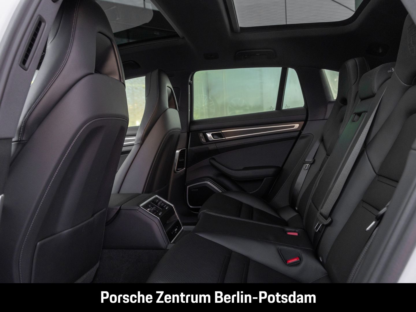 Porsche Panamera 4 E-Hybrid Sport Turismo Platinum Editi