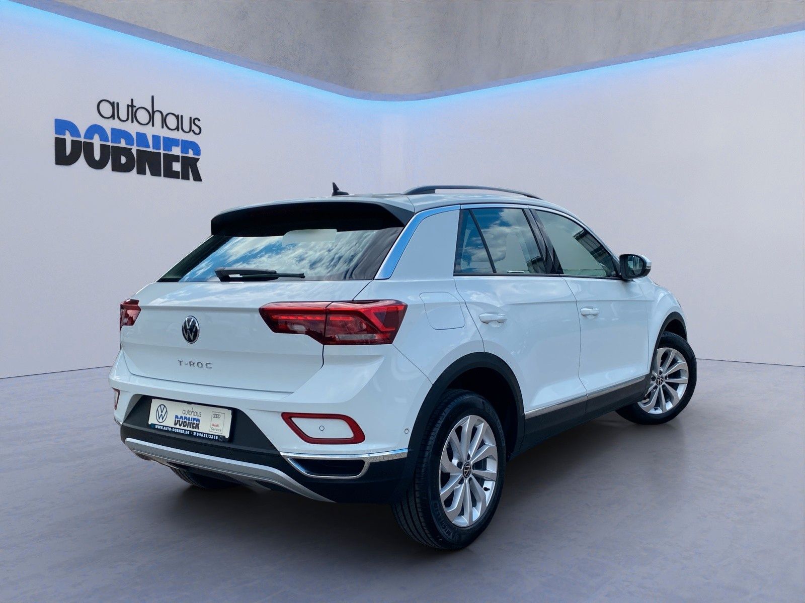 Volkswagen T-Roc 2.0 TDI STYLE - Samsaru's Car Outlet