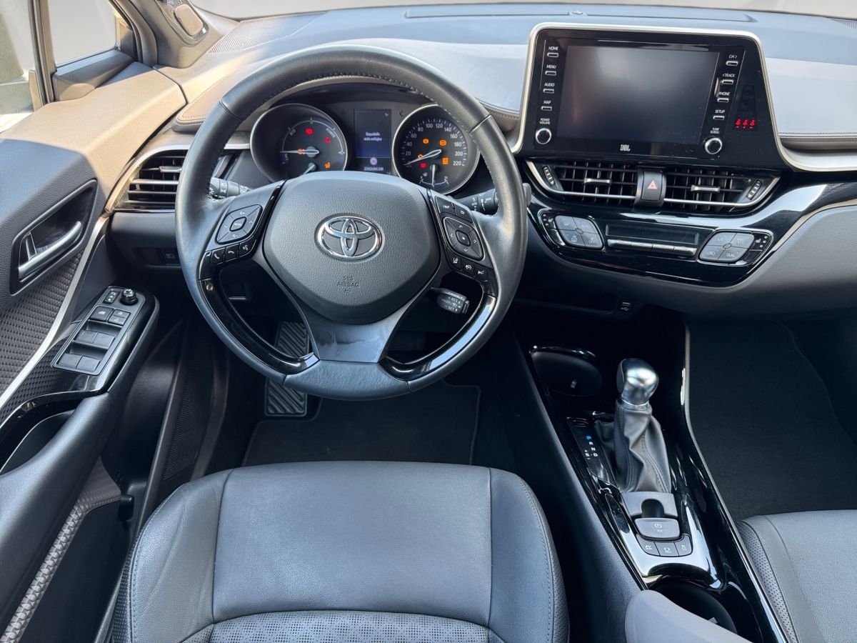 Toyota C-HR 2.0 Hybrid Lounge - Samsaru's Car Outlet