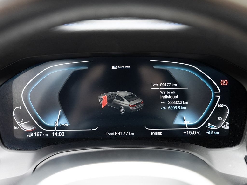 BMW 330e xDrive M-Sport LASER LED W-LAN NAVI HGSD