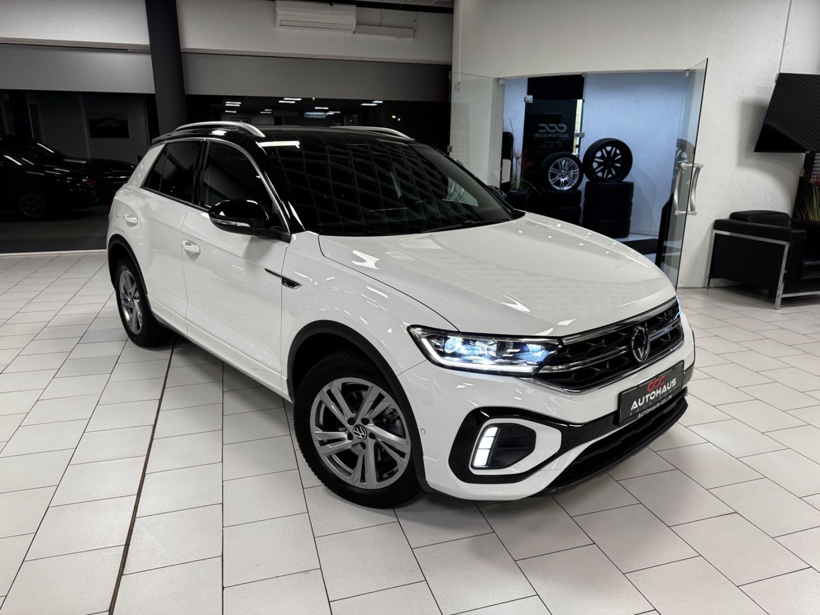 Volkswagen T-ROC 2.0TDI R-Line - Samsaru's Car Outlet