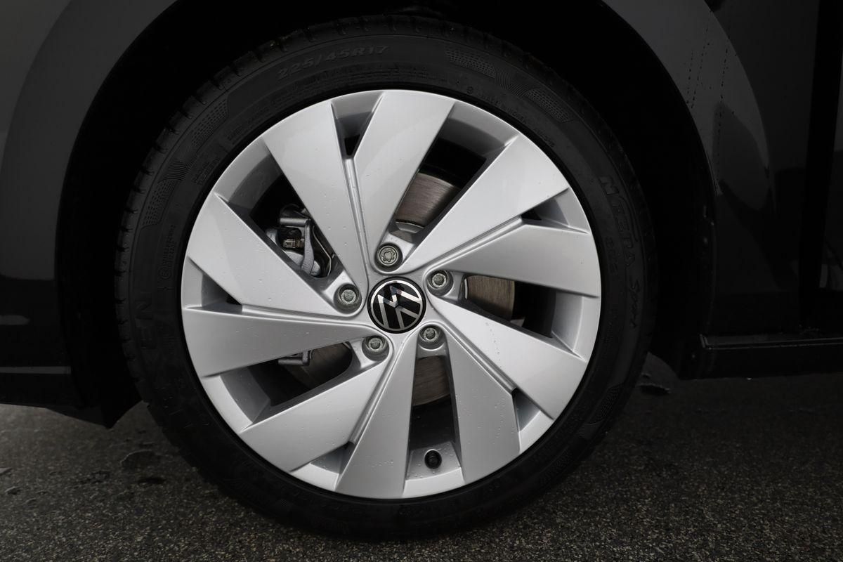 Volkswagen Golf VIII 1.5 eHybrid Style, AHK, Navi, Kamera,