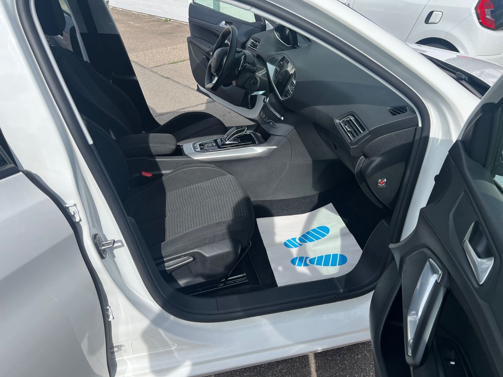 Peugeot 308 Active Pack - Samsaru's Car Outlet
