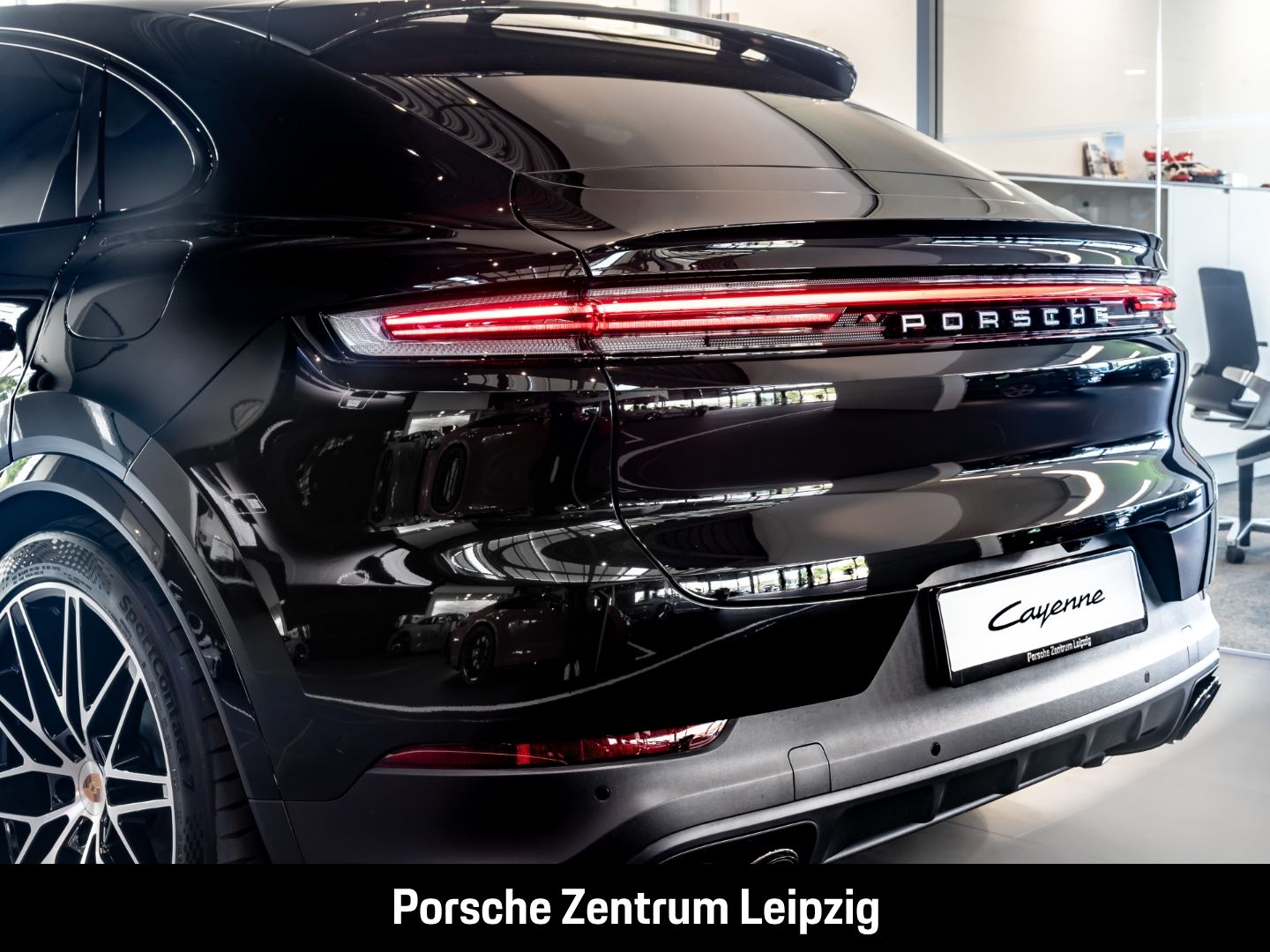 Porsche Cayenne E-Hybrid Coupe AHK Matrix Bose Abstandst
