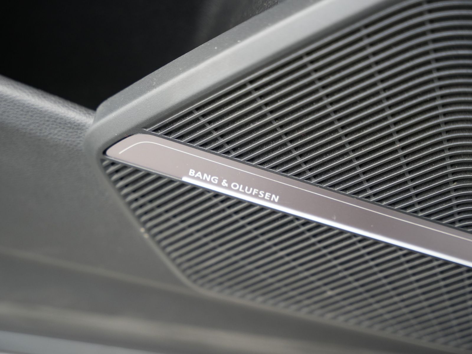 Audi Q5 40 TDI quattro S line - Samsaru's Car Outlet