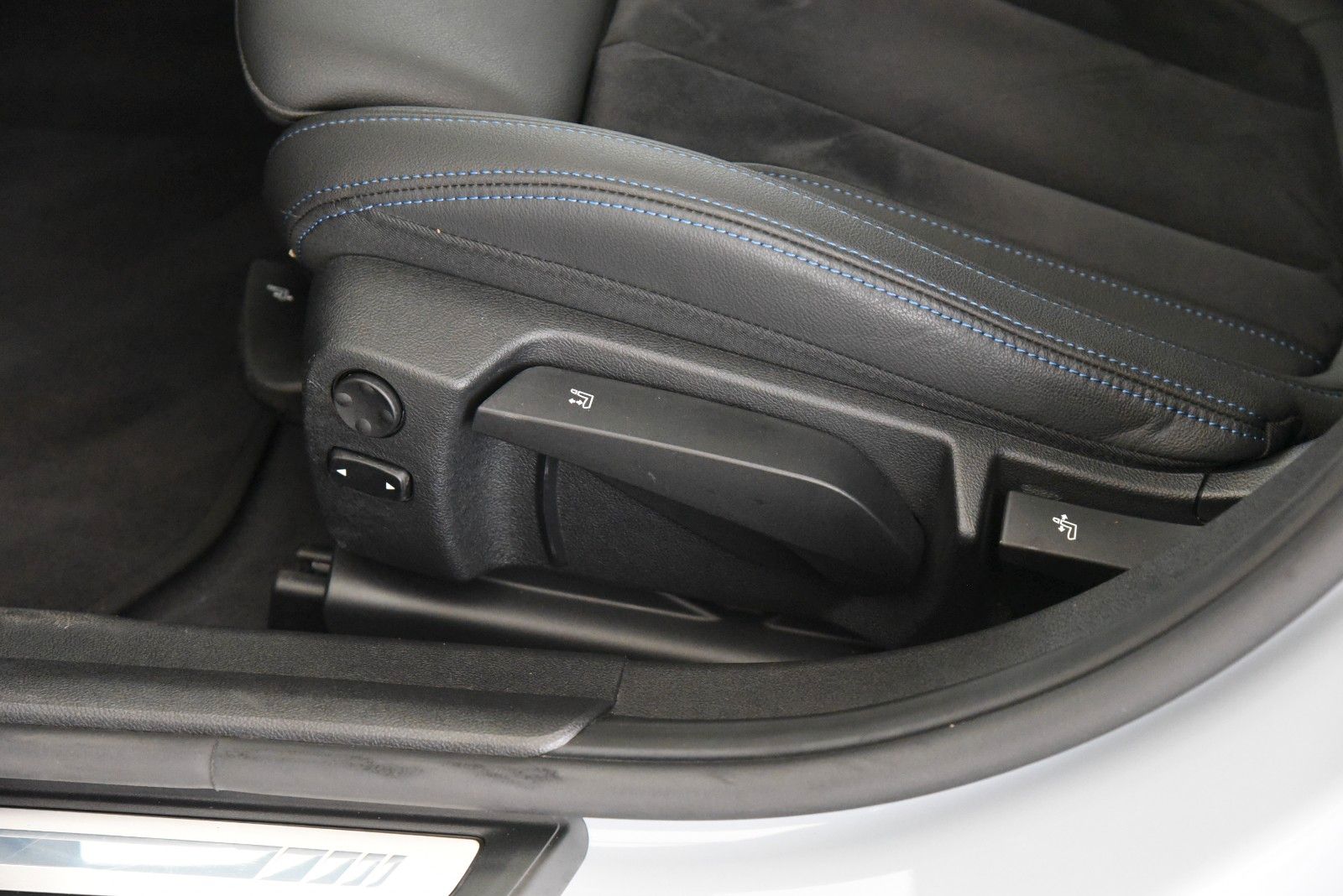 BMW 320d Touring xDrive M Sport ACC Pano H&K LED