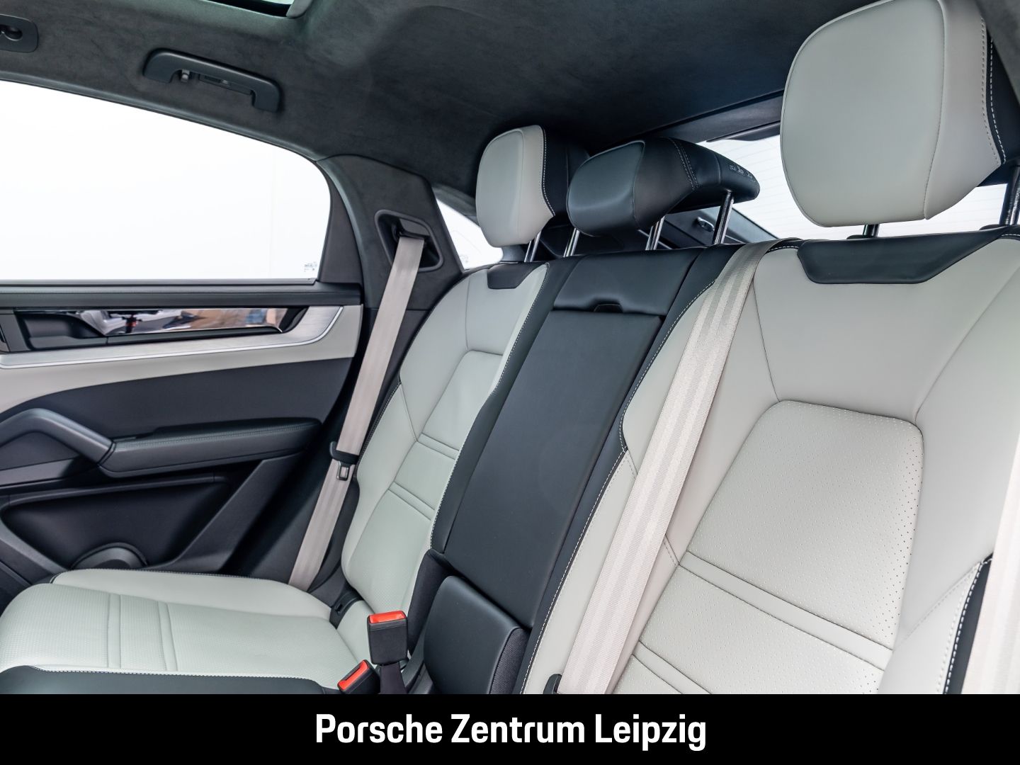 Porsche Cayenne S Coupe HD Massage PDCC InnoDrive HeadUp