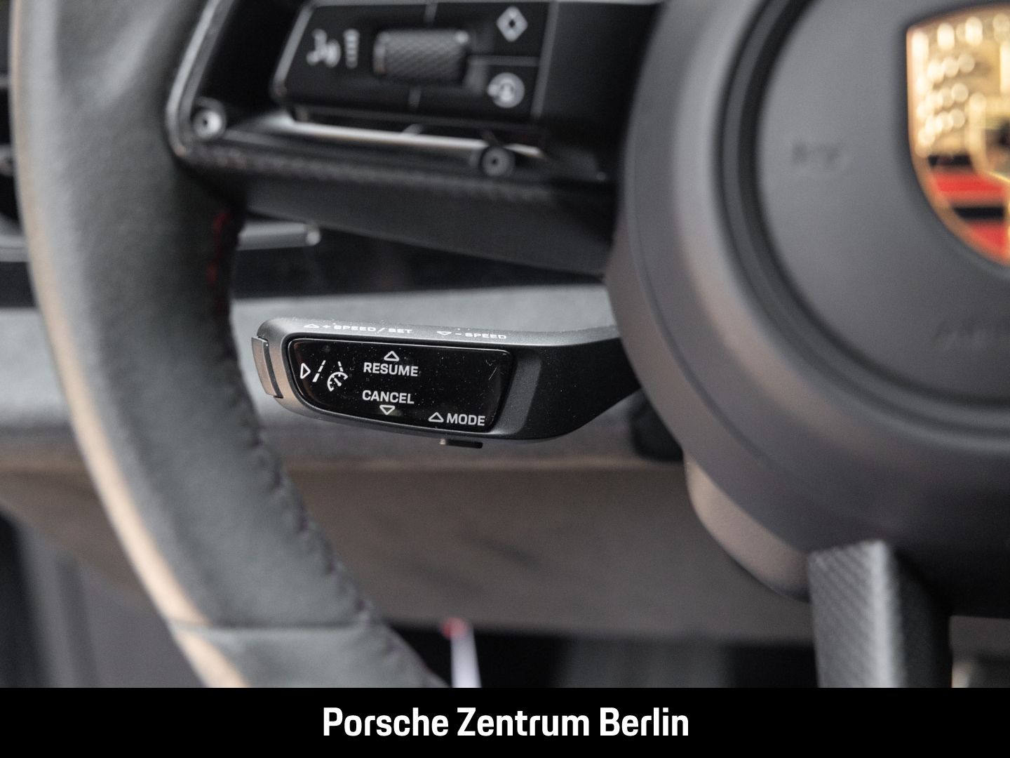 Porsche Taycan GTS HA-Lenkung BOSE 21-Zoll Panoramadach
