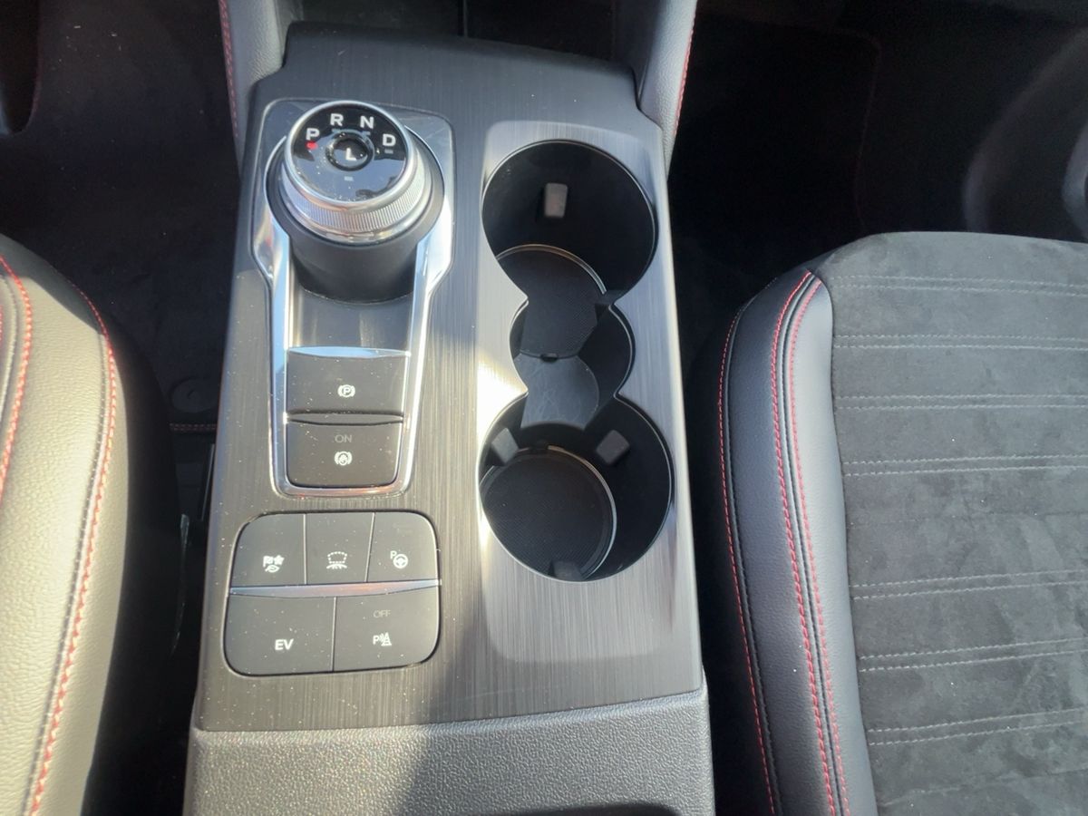 Ford KUGA ST-Line X - Samsaru's Car Outlet