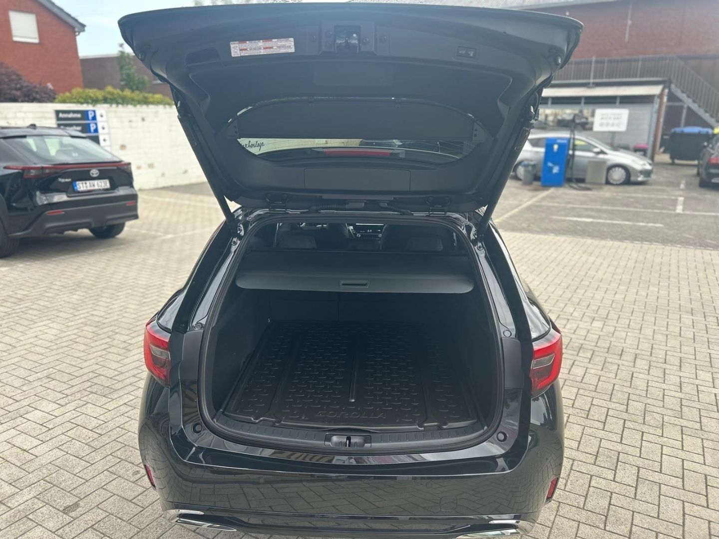 Toyota Corolla 2,0l Hybrid TS Teamplayer ACC Navi SHZ L