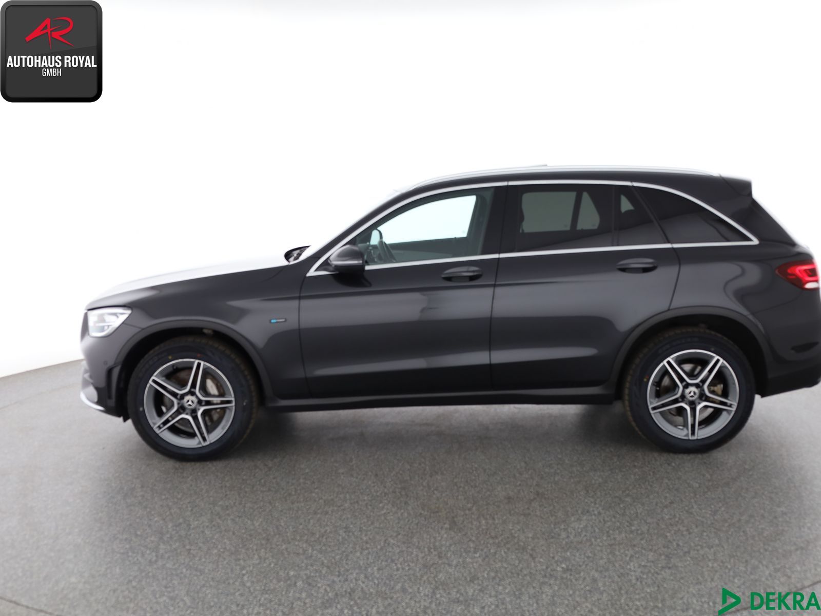 Mercedes-Benz GLC 300 e 3x AMG - Samsaru's Car Outlet