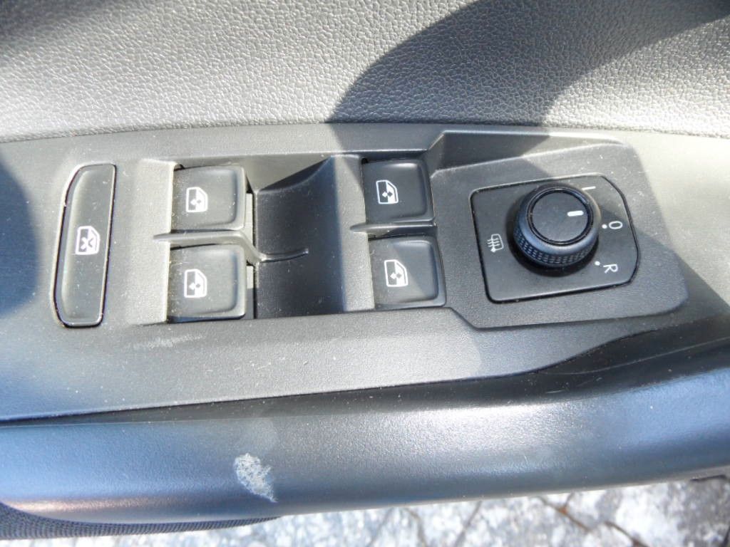 Volkswagen Polo 1.0 TSI Comfortline - Samsaru's Car Outlet