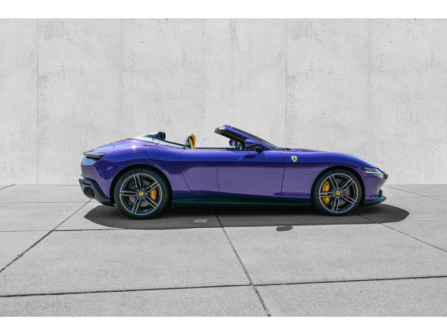 Ferrari Roma Spider - Samsaru's Car Outlet