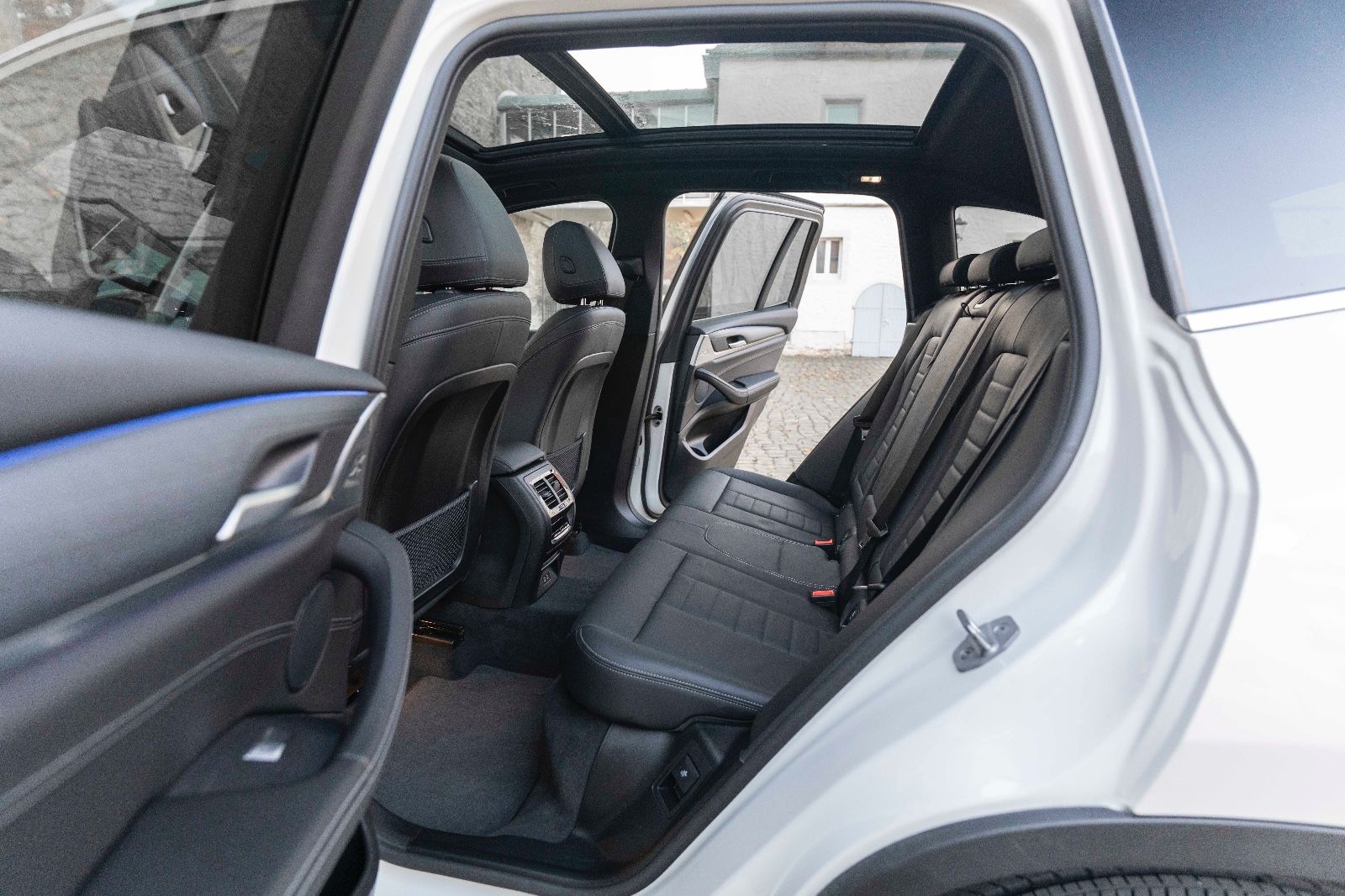 BMW X3 xDrive30i HUD LED HIFI KAM NAV PANO SITZH