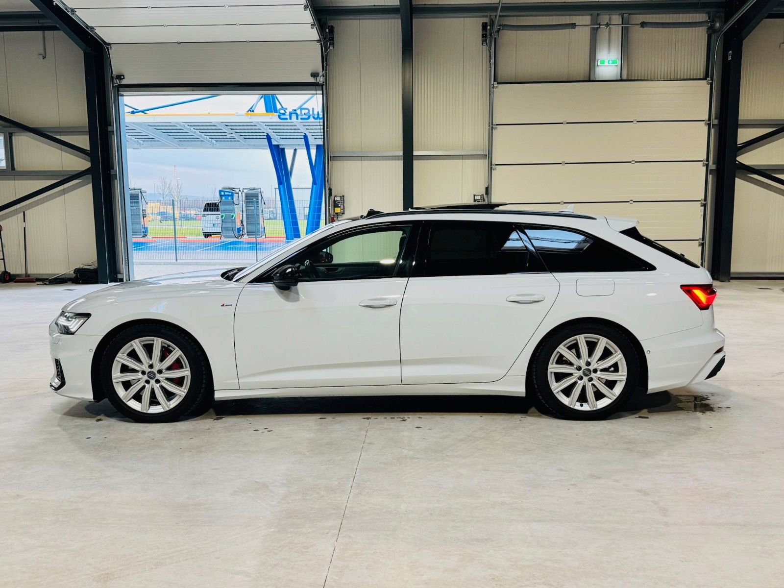 Audi A6 Avant 55 TFSi e Quattro - Samsaru's Car Outlet