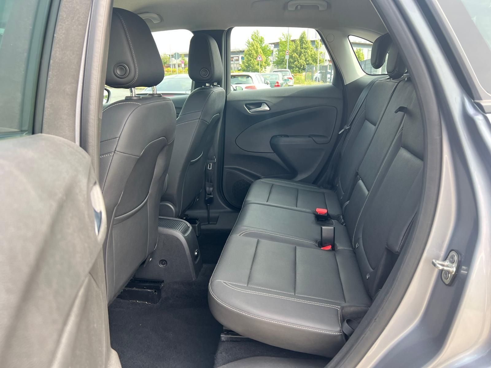 Opel Crossland 1.5 D Elegance Aut. - Samsaru's Car Outlet