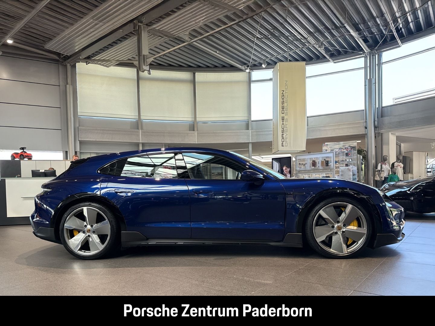 Porsche Taycan Turbo S Cross Turismo Burmester Panorama