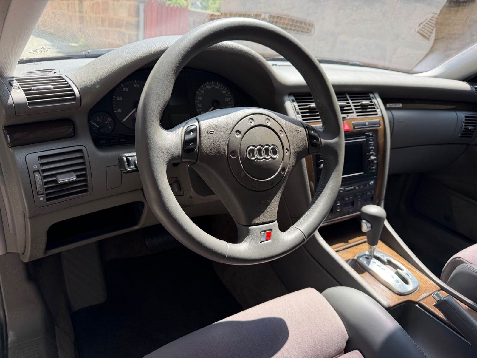 Audi S8 4.2 V8 / NUR 109000 Km !!!