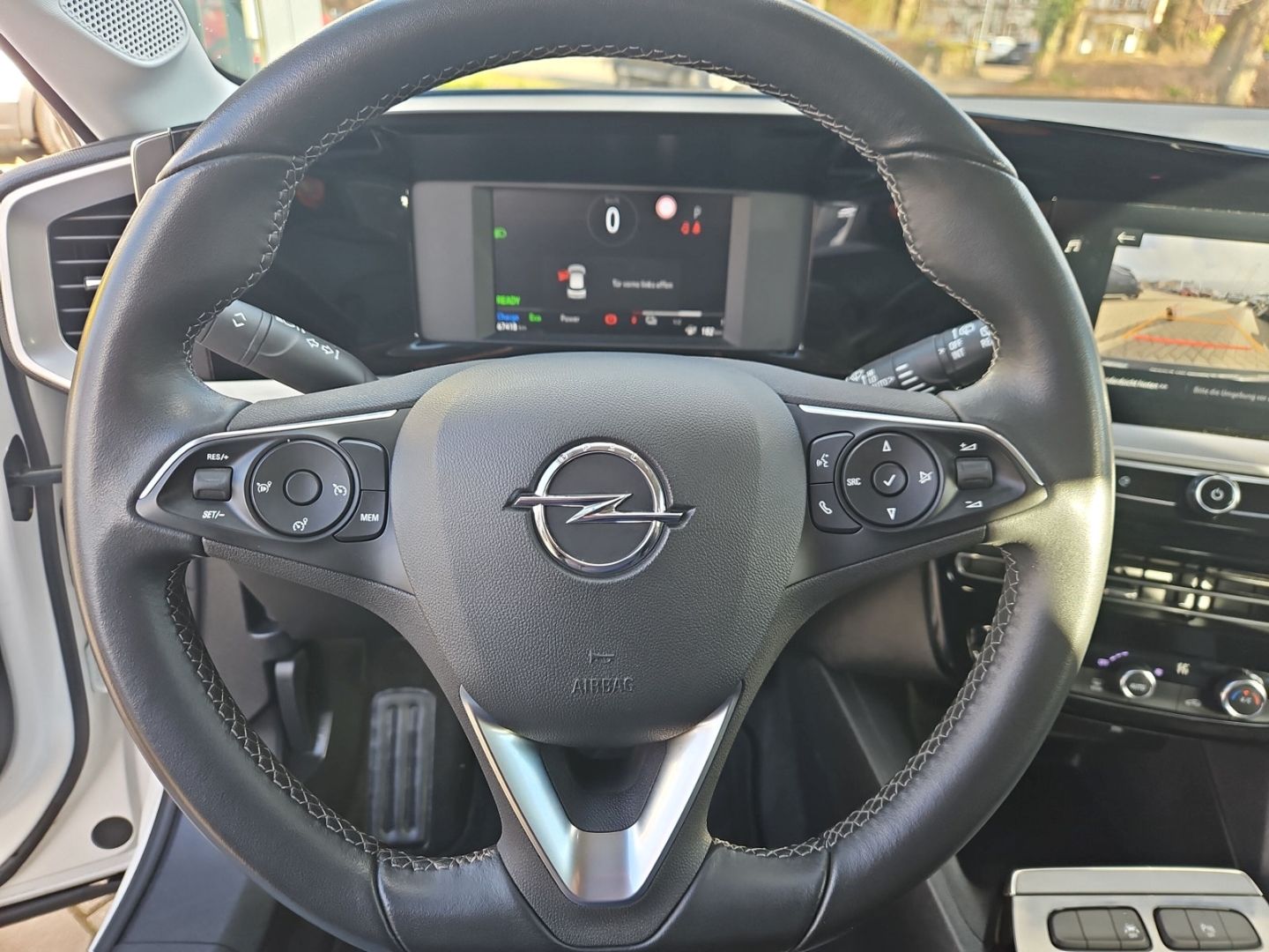 Opel Mokka-e ELEGANCE - Samsaru's Car Outlet