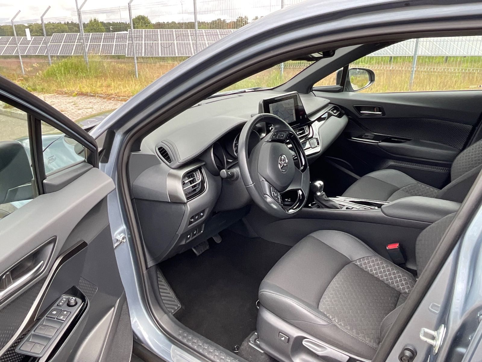 Toyota C-HR Hybrid - Samsaru's Car Outlet