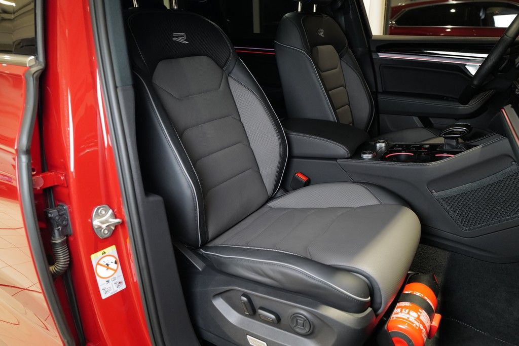 Volkswagen Touareg 3.0TDI R-Line - Samsaru's Car Outlet